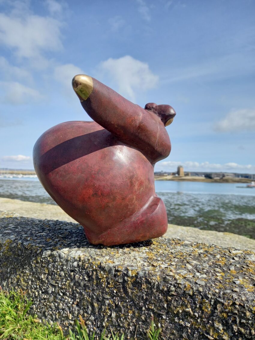 Bronze d'art Bretonne dans le vent – Image 3
