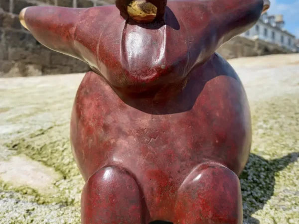 Bronze d'art Bretonne dans le vent