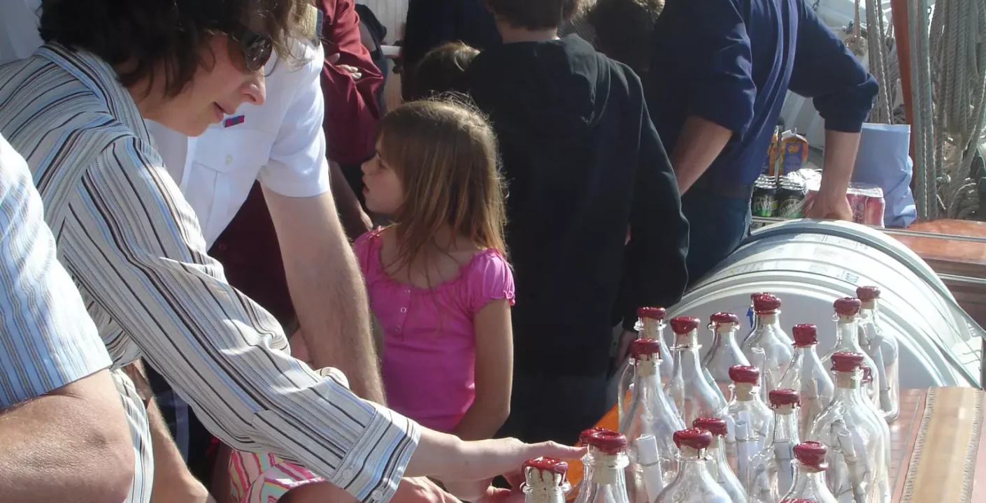 bouteilles-mer-goelette-belle-poule-2